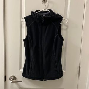 Mountain Hardwear hooded black fleece vest